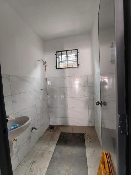 Gudang untuk Disewa di Kampung Cempaka (Petaling Jaya) - Wysin Wan - Bathroom - PropertyGuru.com.my