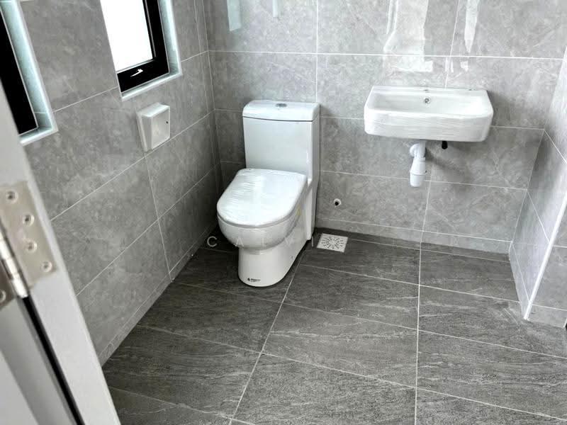 Rumah Teres 2-Tingkat untuk Dijual di Taman Desa Palma (Tebrau) - Calvin Lee - Bathroom - PropertyGuru.com.my