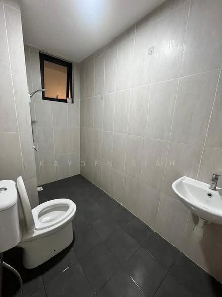 Kediaman Servis untuk Disewa di MKH Boulevard II - Kayden Siah - Bathroom - PropertyGuru.com.my