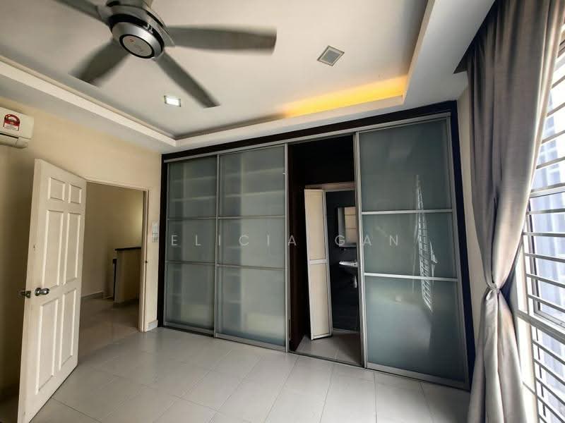 Rumah Teres untuk Dijual di Taman Dato Demang (Seri Kembangan) - Felicia Gan - Bedroom - PropertyGuru.com.my