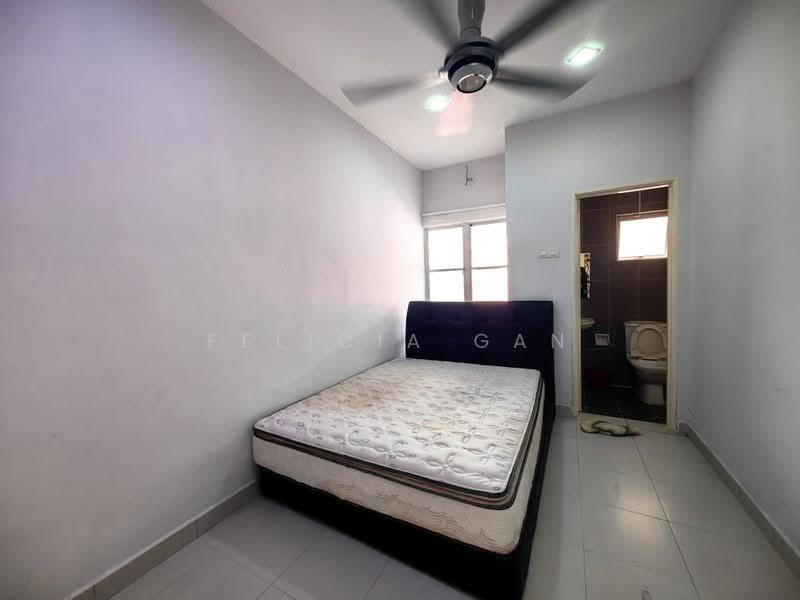 Rumah Teres untuk Dijual di Taman Dato Demang (Seri Kembangan) - Felicia Gan - Bedroom - PropertyGuru.com.my