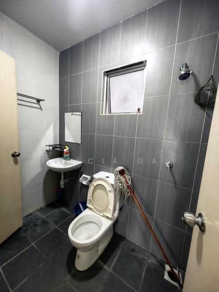 Rumah Teres untuk Dijual di Taman Dato Demang (Seri Kembangan) - Felicia Gan - Bathroom - PropertyGuru.com.my