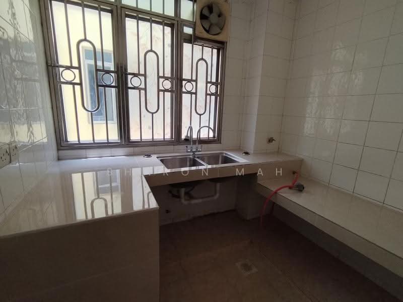 Kondominium untuk Dijual di Platinum Hill PV 3 - Sharon Mah - Kitchen - PropertyGuru.com.my