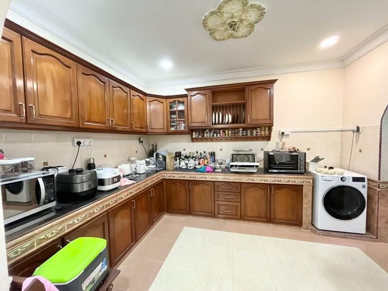 Bungalow House for Sale in Bukit Sentosa (Rawang) - Tom Yip - Kitchen - PropertyGuru.com.my
