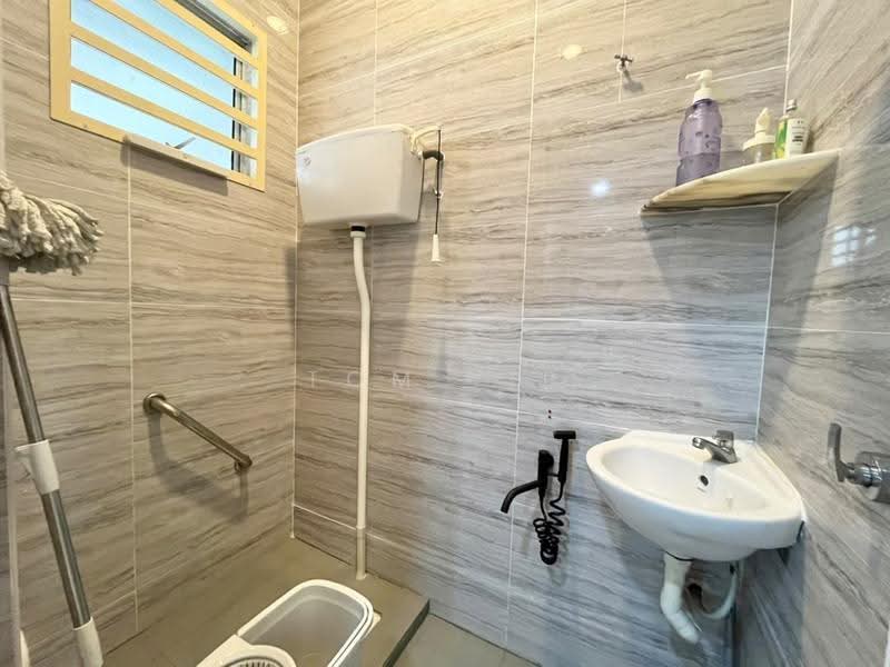 Bungalow House for Sale in Bukit Sentosa (Rawang) - Tom Yip - Bathroom - PropertyGuru.com.my
