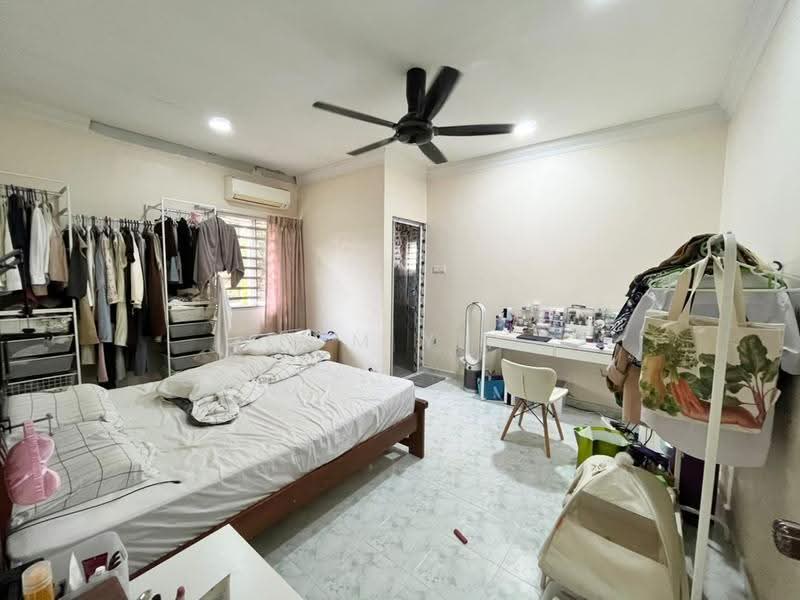 Bungalow House for Sale in Bukit Sentosa (Rawang) - Tom Yip - Bedroom - PropertyGuru.com.my