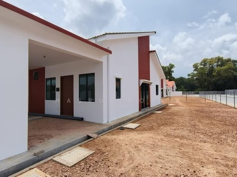 Semi-Detached House for Sale in Jitra (Kedah) - Hasrul Rosli - Exterior - PropertyGuru.com.my
