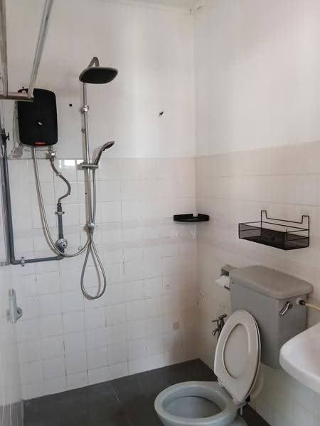 Rumah Teres 2-Tingkat untuk Dijual di Usj 12 (Subang Jaya) - Cindy Ng - Bathroom - PropertyGuru.com.my