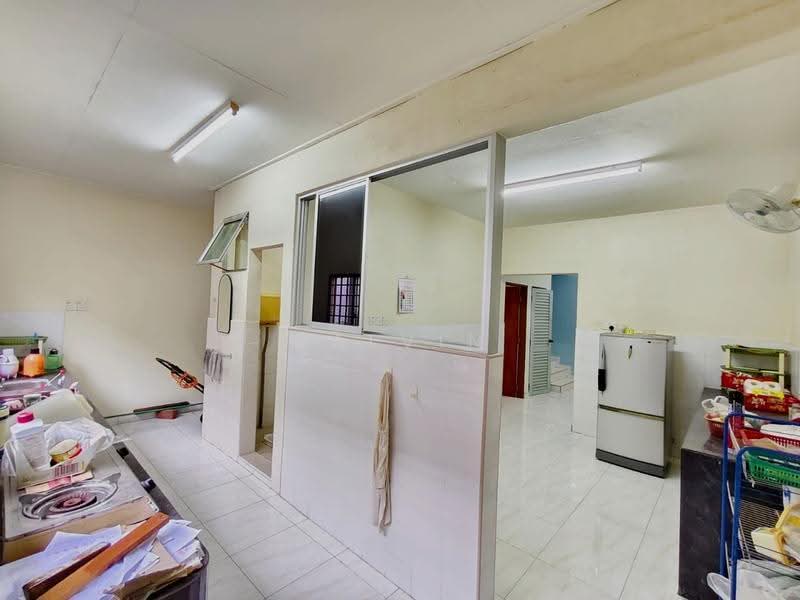 Rumah Teres 2-Tingkat untuk Dijual di Taman Universiti (Skudai) - Calvin Lee - Kitchen - PropertyGuru.com.my