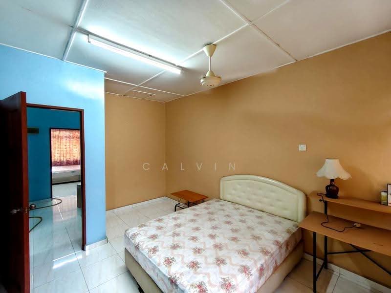 Rumah Teres 2-Tingkat untuk Dijual di Taman Universiti (Skudai) - Calvin Lee - Bedroom - PropertyGuru.com.my