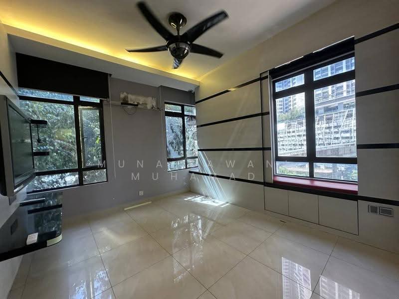 Kondominium untuk Dijual di Royal Domain Sri Putramas 2 - Muna Zawani Muhamad - Living Room - PropertyGuru.com.my