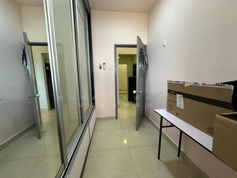 Kondominium untuk Dijual di Royal Domain Sri Putramas 2 - Muna Zawani Muhamad - Corridor - PropertyGuru.com.my