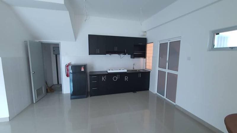 Townhouse for Rent in Cybersouth (Dengkil) - Kor Kok Tee - Kitchen - PropertyGuru.com.my