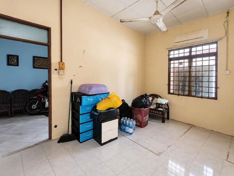 1-storey Terraced House for Sale in Taman Seri Mahkota Aman (Kuantan) - Mohammad Azizi - PropertyGuru.com.my