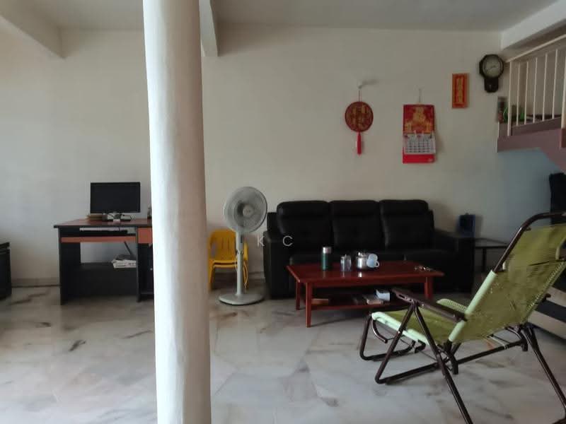 2-storey Terraced House for Sale in Taman Usaha Jaya (Kepong) - KC Woo - Living Room - PropertyGuru.com.my