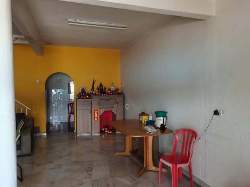 2-storey Terraced House for Sale in Taman Usaha Jaya (Kepong) - KC Woo - Living Room - PropertyGuru.com.my