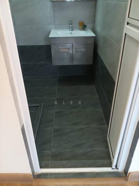 Rumah Teres 2-Tingkat untuk Disewa di BANDAR PUCHONG JAYA (Puchong) - Alex Yip - Bathroom - PropertyGuru.com.my