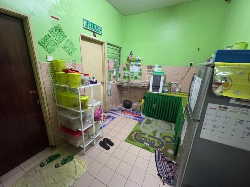 2-storey Terraced House for Sale in Desa Coalfields (Sungai Buloh) - Tom Yip - Kitchen - PropertyGuru.com.my
