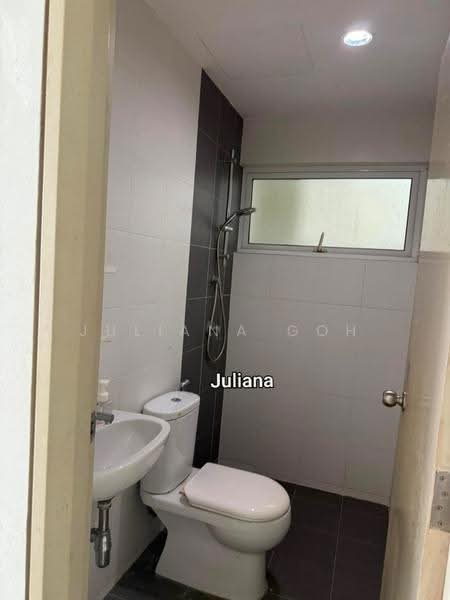 Kediaman Servis untuk Dijual di Pacific Place - Juliana Goh - Bathroom - PropertyGuru.com.my