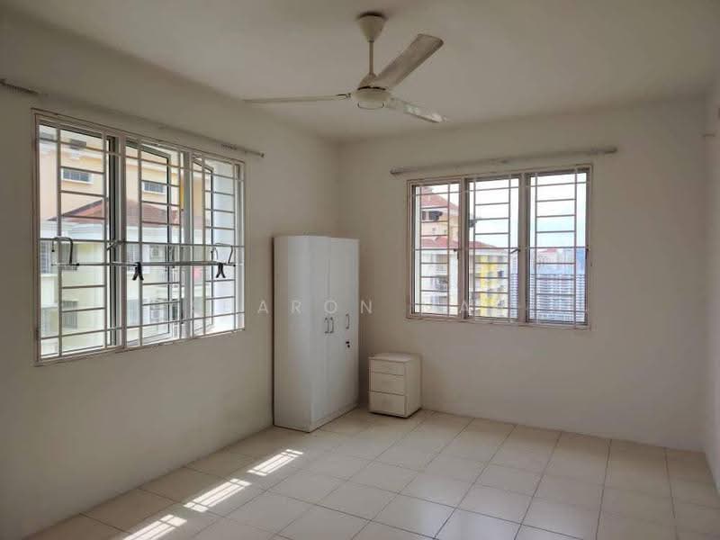 Kondominium untuk Dijual di Platinum Lake PV 10 - Sharon Mah - Bedroom - PropertyGuru.com.my