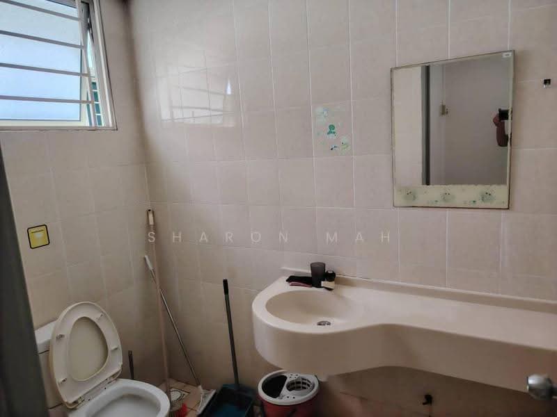 Kondominium untuk Dijual di Platinum Lake PV 10 - Sharon Mah - Bathroom - PropertyGuru.com.my