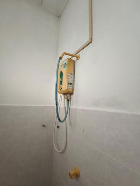 Rumah Teres 1-Tingkat untuk Dijual di Taman Putri Kulai (Kulai) - Jayden Ng - Bathroom - PropertyGuru.com.my