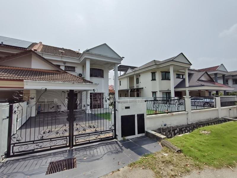 Rumah Berkembar untuk Dijual di Sungai Buloh (Selangor) - Ibrahim Iderus - Exterior - PropertyGuru.com.my