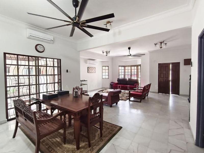 Rumah Berkembar untuk Dijual di Sungai Buloh (Selangor) - Ibrahim Iderus - Living Room - PropertyGuru.com.my