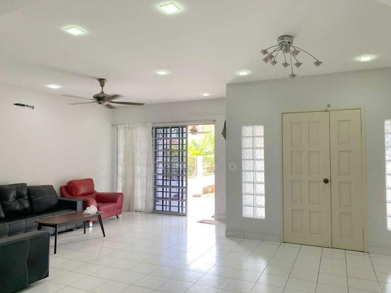 2-storey Terraced House for Sale in Bandar Bukit Puchong 2 (Puchong) - Evan Goh - Living Room - PropertyGuru.com.my