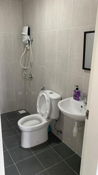 Kediaman Servis untuk Disewa di MKH Boulevard II - Nick Chin - Bathroom - PropertyGuru.com.my