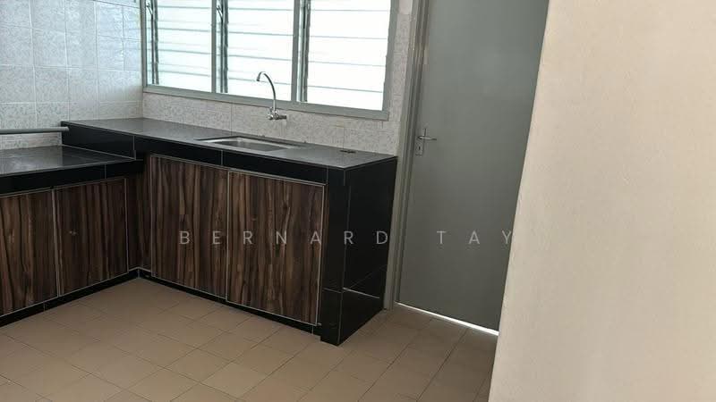 Rumah Teres 2-Tingkat untuk Dijual di Usj 11 (Subang Jaya) - Bernard Tay - Kitchen - PropertyGuru.com.my