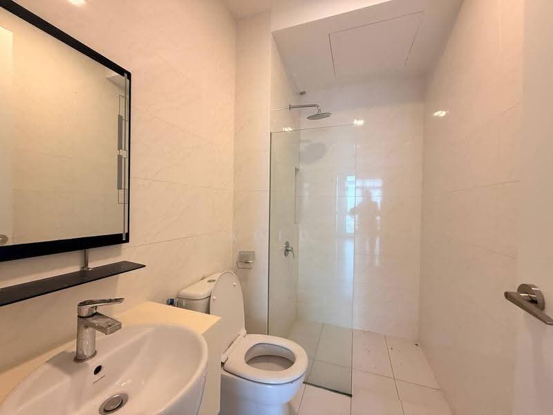 Kediaman Servis untuk Dijual di Clarita Tower @ Eco Sky - Abid Sabarudin - Bathroom - PropertyGuru.com.my