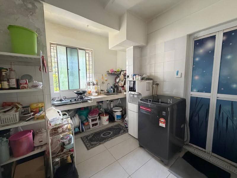 Flat for Sale at Pangsapuri Melati - Azri Zabidin - Kitchen - PropertyGuru.com.my