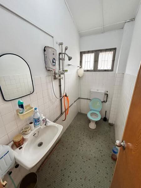 2-storey Terraced House for Rent in SS2 (Petaling Jaya) - Carmen Yap - Bathroom - PropertyGuru.com.my