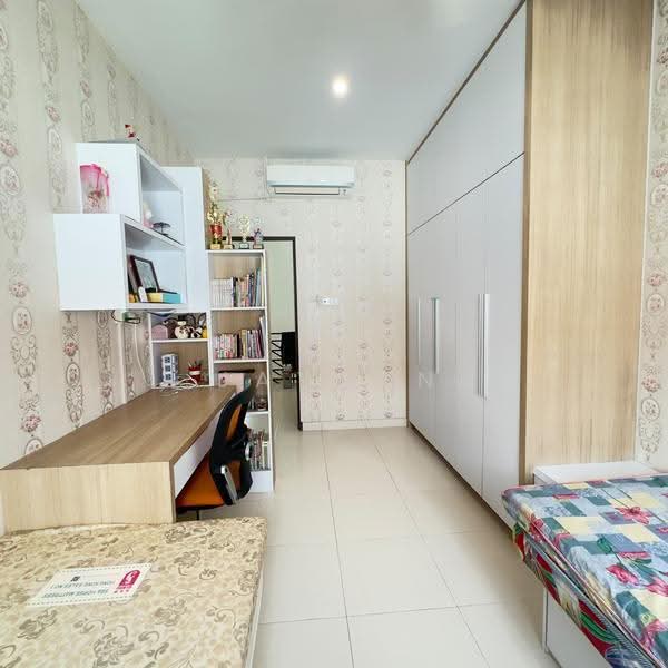 2-storey Terraced House for Sale in Taman Scientex Senai (Senai) - Jayden Ng - Bedroom - PropertyGuru.com.my