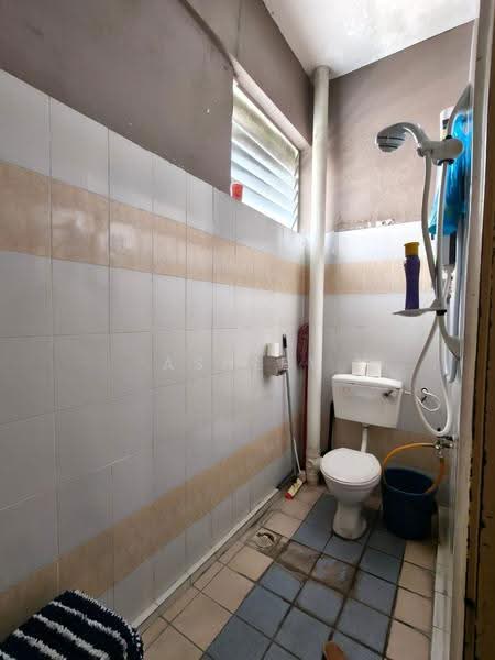 Semi-D Factory for Sale in Mak Mandin (Butterworth) - Ashley Tan - Bathroom - PropertyGuru.com.my