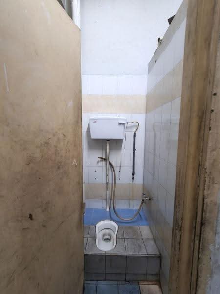 Semi-D Factory for Sale in Mak Mandin (Butterworth) - Ashley Tan - Bathroom - PropertyGuru.com.my