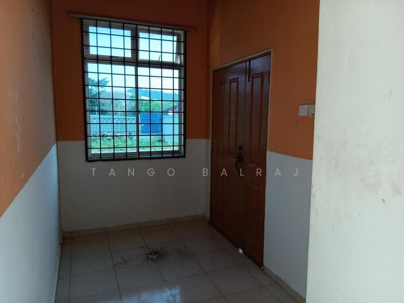 Bungalow House for Rent in Idaman Villa (Labu) - Tango Balraj - Entrance - PropertyGuru.com.my