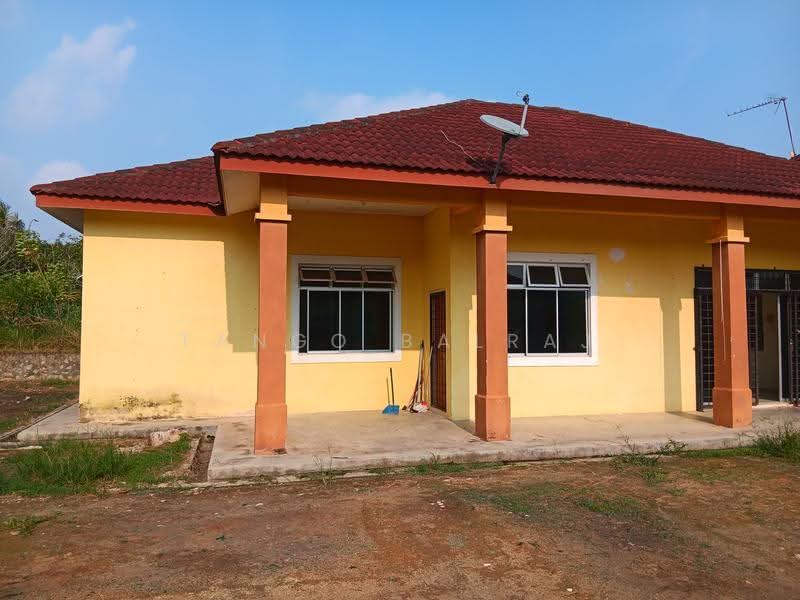 Bungalow House for Rent in Idaman Villa (Labu) - Tango Balraj - Exterior - PropertyGuru.com.my
