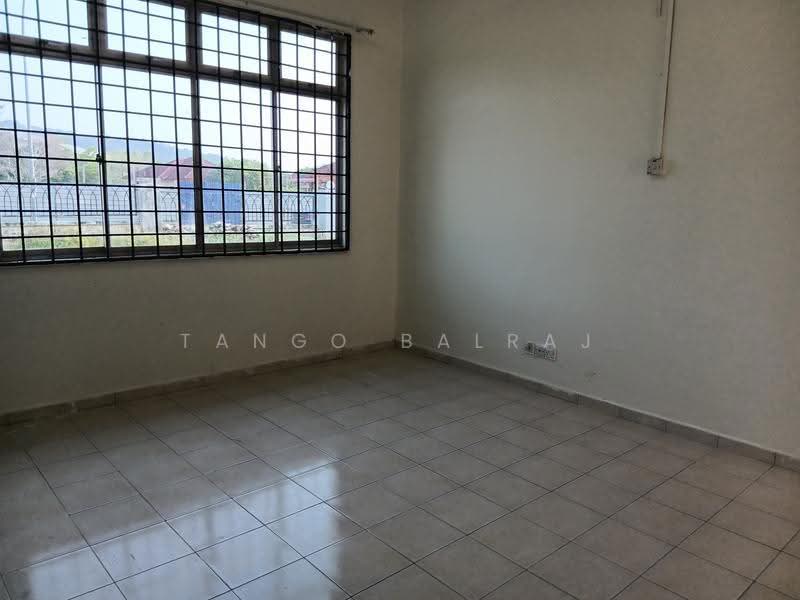 Bungalow House for Rent in Idaman Villa (Labu) - Tango Balraj - Interior - PropertyGuru.com.my
