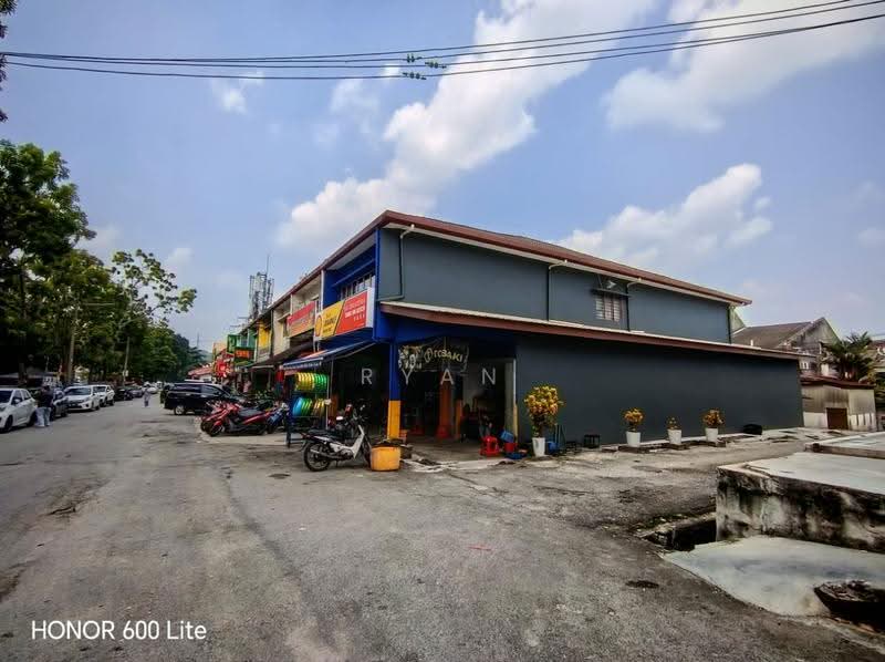 Kedai untuk Dijual di Taman Impian Ehsan (Balakong) - Ryan Tan - Exterior - PropertyGuru.com.my