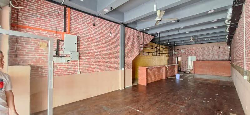 Shop for Rent in Port Klang (Pelabuhan Klang) (Selangor) - Adeline Foong - Interior - PropertyGuru.com.my