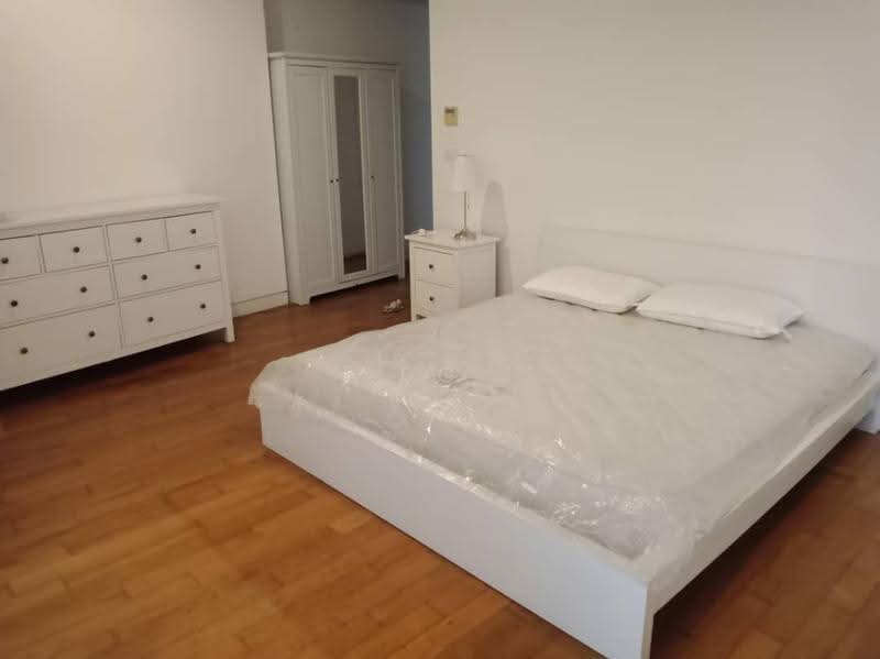 Kondominium untuk Dijual di Condominium @ The Troika - FC Wong - Bedroom - PropertyGuru.com.my