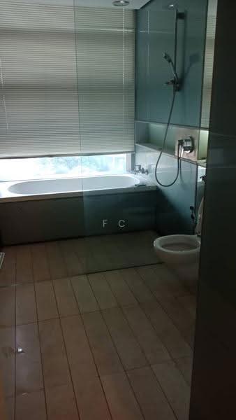 Kondominium untuk Dijual di Condominium @ The Troika - FC Wong - Bathroom - PropertyGuru.com.my