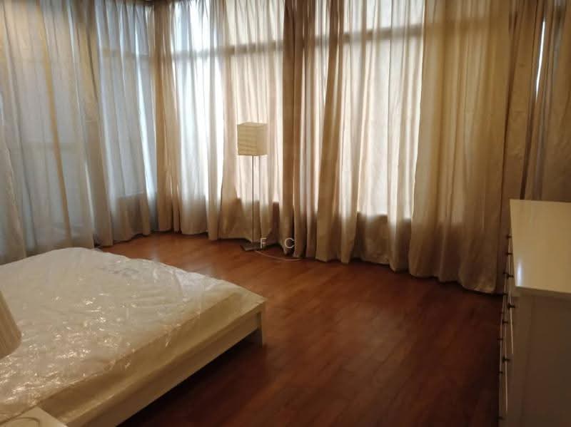 Kondominium untuk Dijual di Condominium @ The Troika - FC Wong - Bedroom - PropertyGuru.com.my