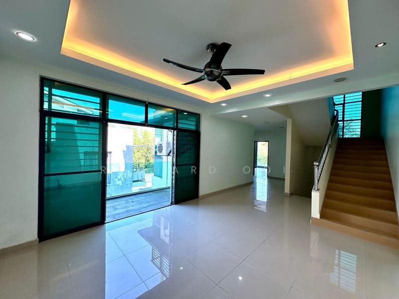 Semi-Detached House for Sale in Bandar Country Homes (Rawang) - Richard Ooi - Living Room - PropertyGuru.com.my