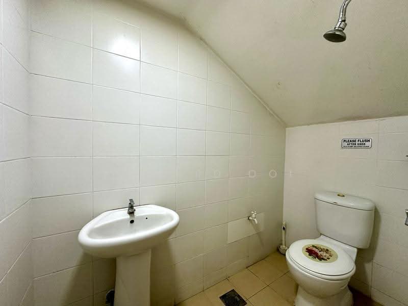 Semi-Detached House for Sale in Bandar Country Homes (Rawang) - Richard Ooi - Bathroom - PropertyGuru.com.my
