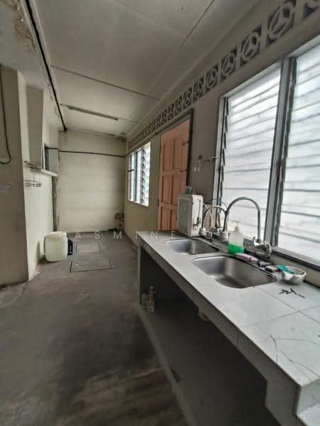 2-storey Terraced House for Sale in Taman Kepong (Kepong) - Jasmine Ong - Kitchen - PropertyGuru.com.my