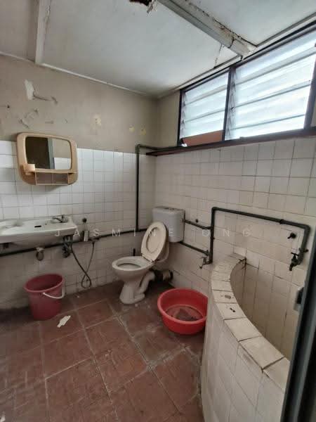 2-storey Terraced House for Sale in Taman Kepong (Kepong) - Jasmine Ong - Bathroom - PropertyGuru.com.my