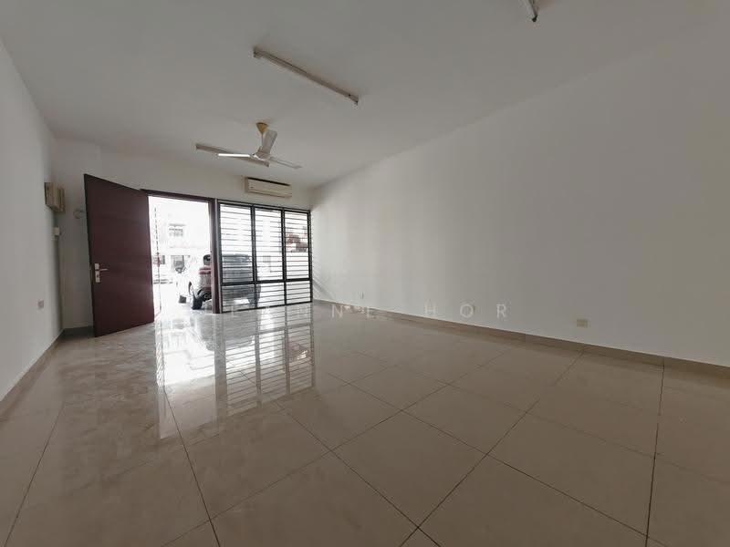 Townhouse for Sale in 16 Sierra (Puchong) - Jeanne Hor - Living Room - PropertyGuru.com.my